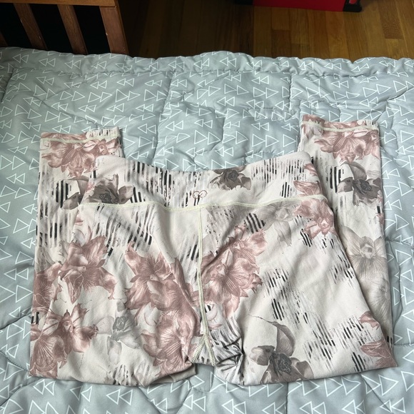 CALIA size medium capri leggings - Picture 5 of 8